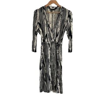 BCBG MAX AZRIA Vintage Black and White Faux Bois Striped Wrap Dress Size Small